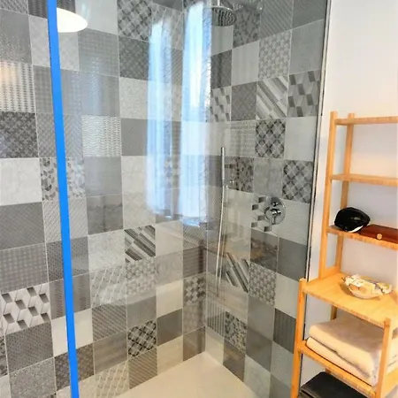Apartment Family House *